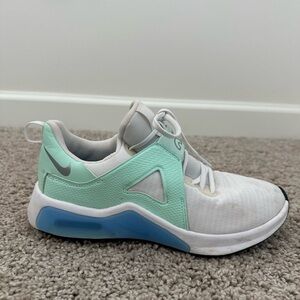 Nike Air Max Bella TR 5 Women's Training Shoes